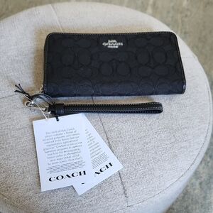 Ladies COACH Wallet